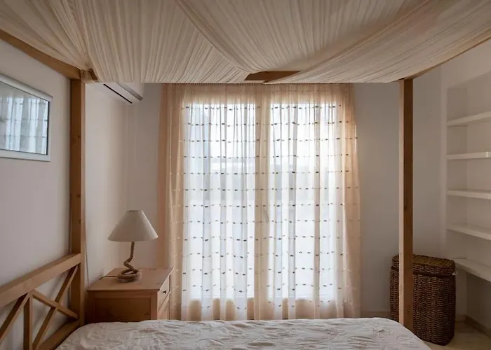 Alkinoi * Santa Maria (Paros)